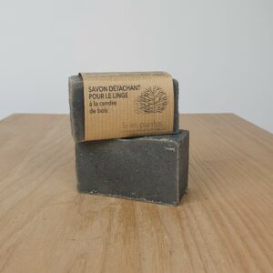 Savon ménager multi-usages à la cendre de bois, saponifié à froid biologique Nature et Progrès. Détachant très efficace pour le linge